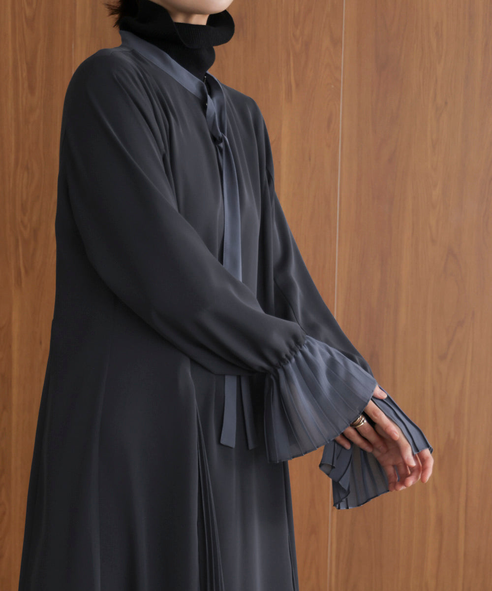 プリーツワンピース