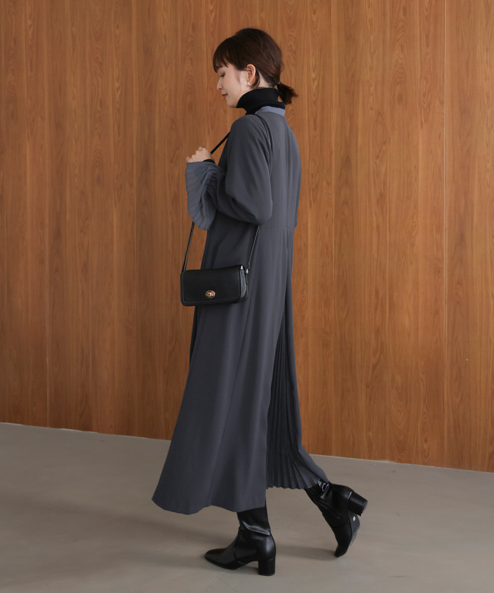 プリーツワンピース