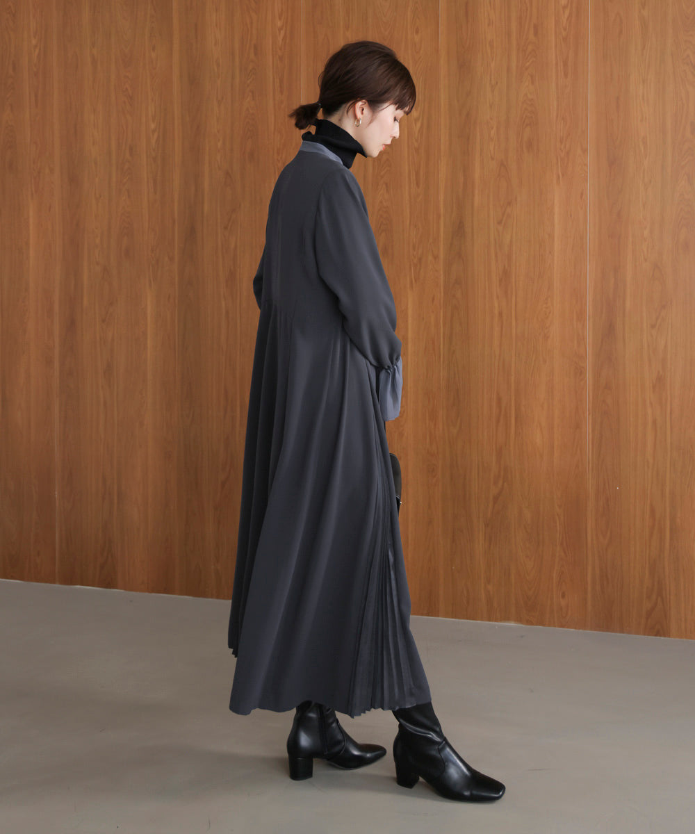 プリーツワンピース