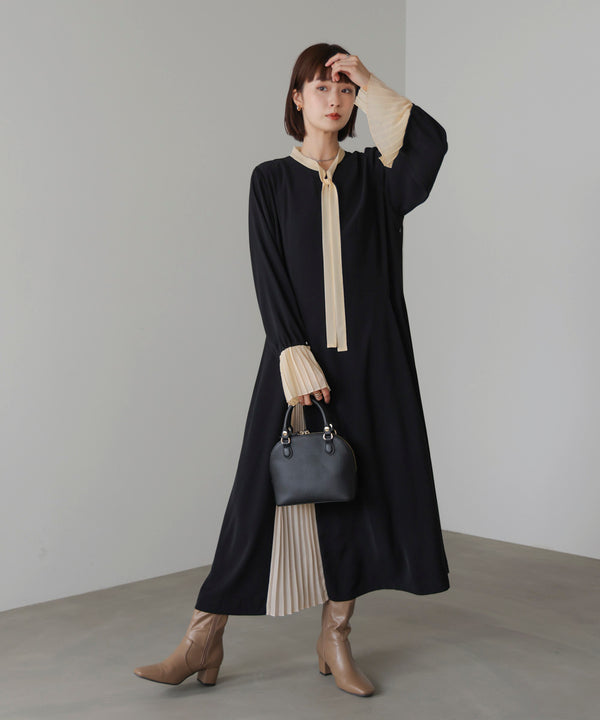 プリーツワンピース