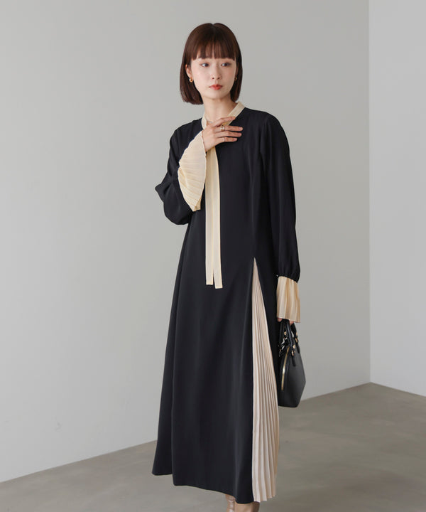 プリーツワンピース