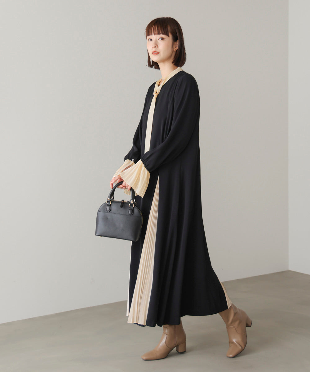 プリーツワンピース