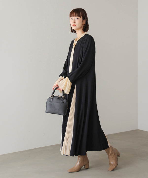 プリーツワンピース