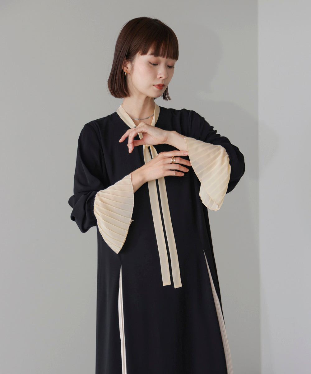 プリーツワンピース