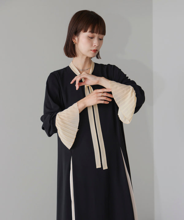 プリーツワンピース