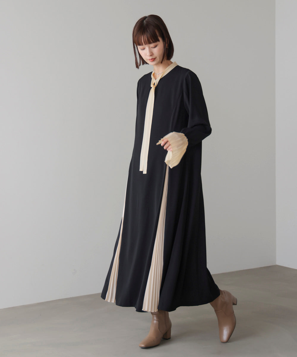 プリーツワンピース