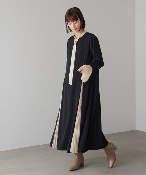 プリーツワンピース