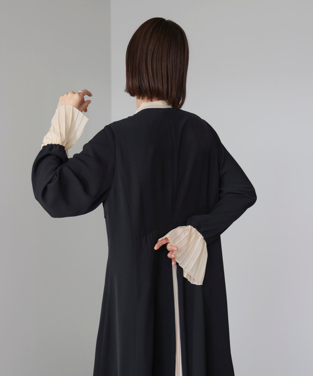 プリーツワンピース