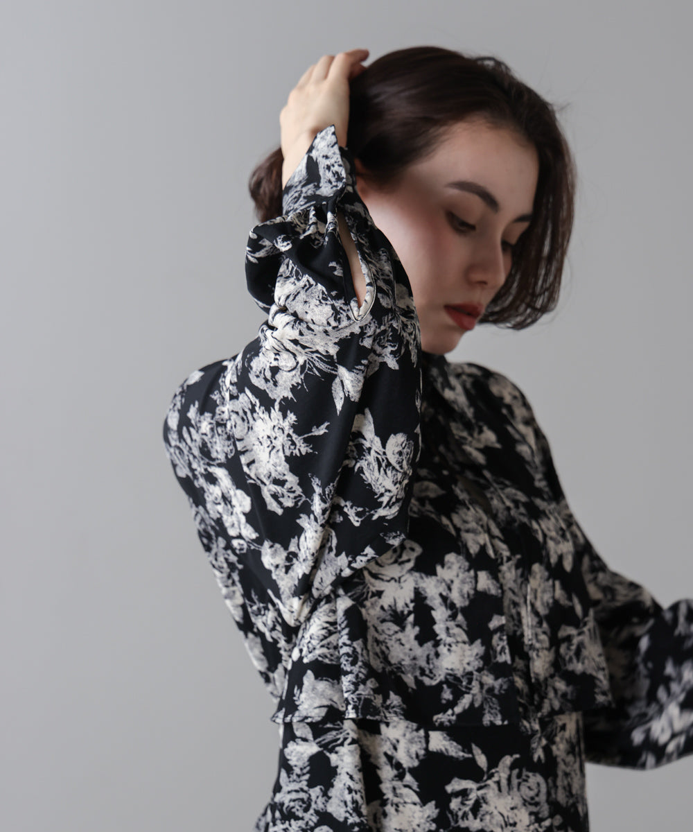 フロントフリル花柄ワンピース［11/12発送予定］