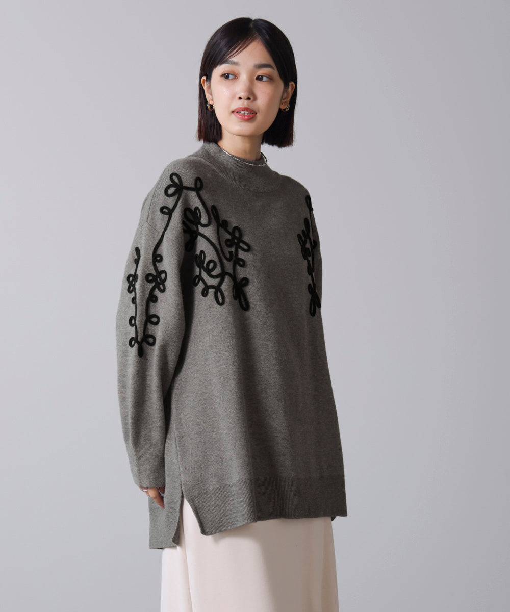 コード刺繍ハイネックチュニック［10/31発送予定］
