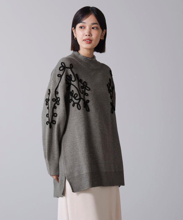 コード刺繍ハイネックチュニック［10/31発送予定］
