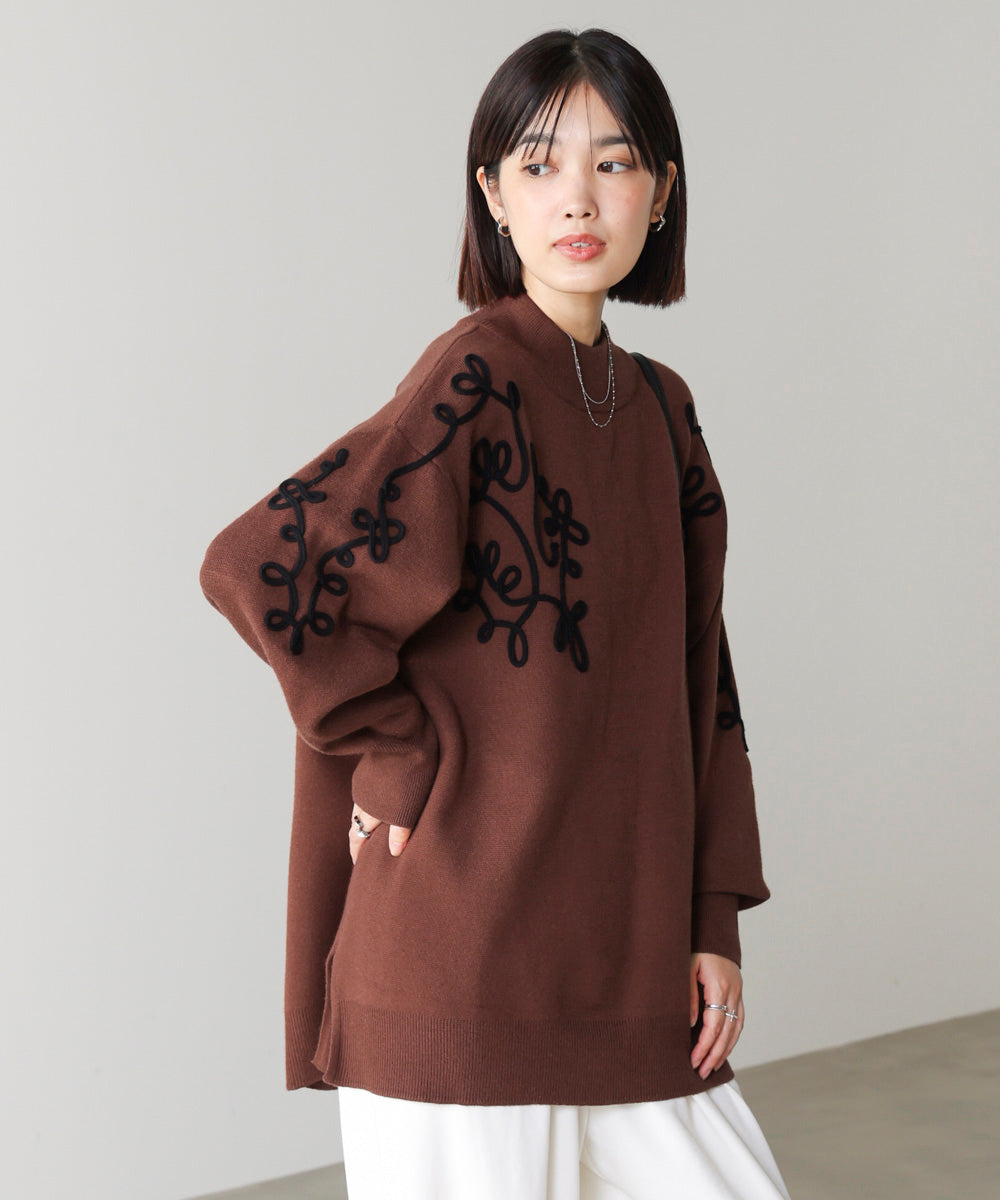 コード刺繍ハイネックチュニック［10/31発送予定］