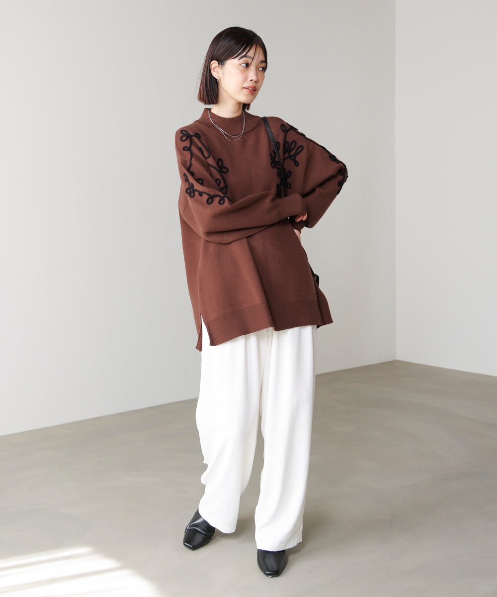 コード刺繍ハイネックチュニック［10/31発送予定］