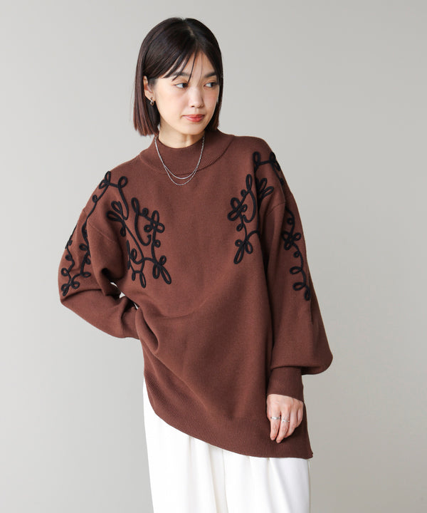 コード刺繍ハイネックチュニック［10/31発送予定］