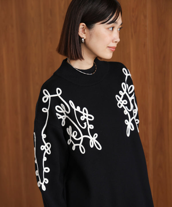コード刺繍ハイネックチュニック［10/31発送予定］