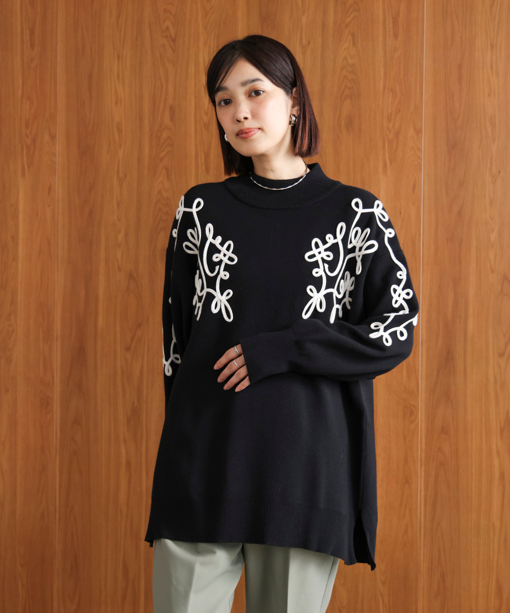 コード刺繍ハイネックチュニック［10/31発送予定］