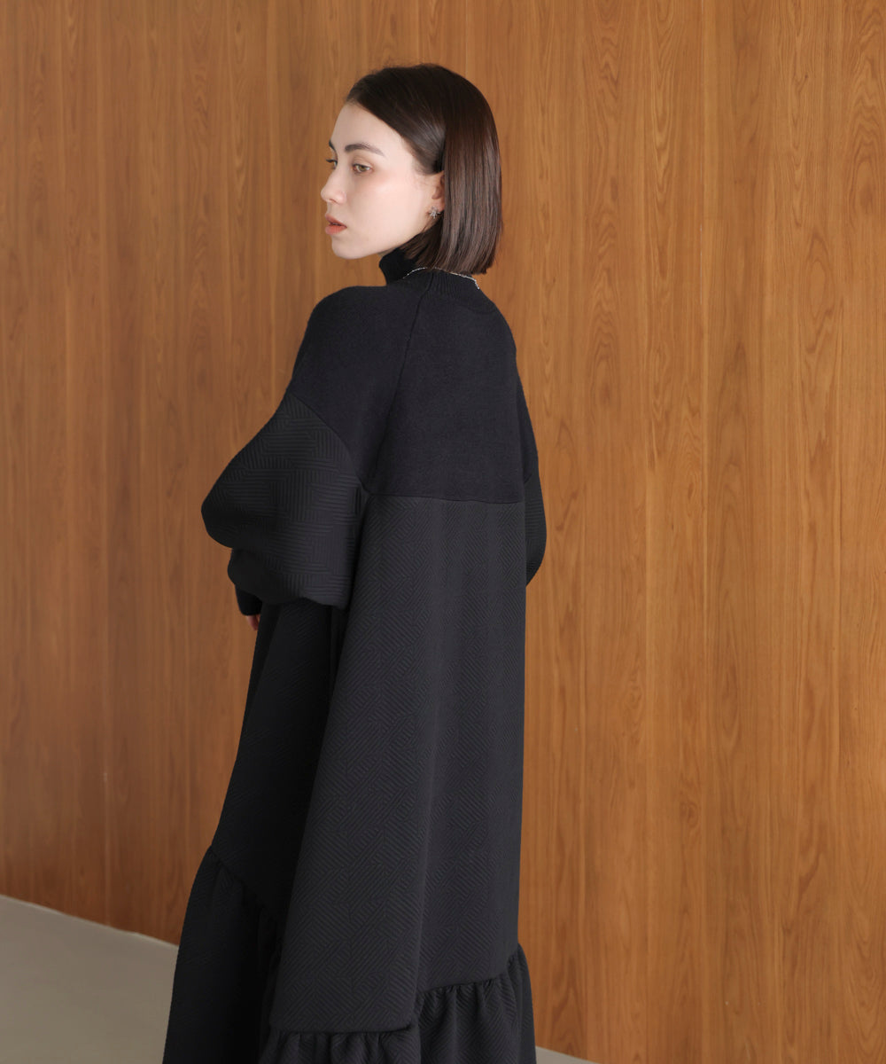 膨れジャガード異素材ニットワンピース
