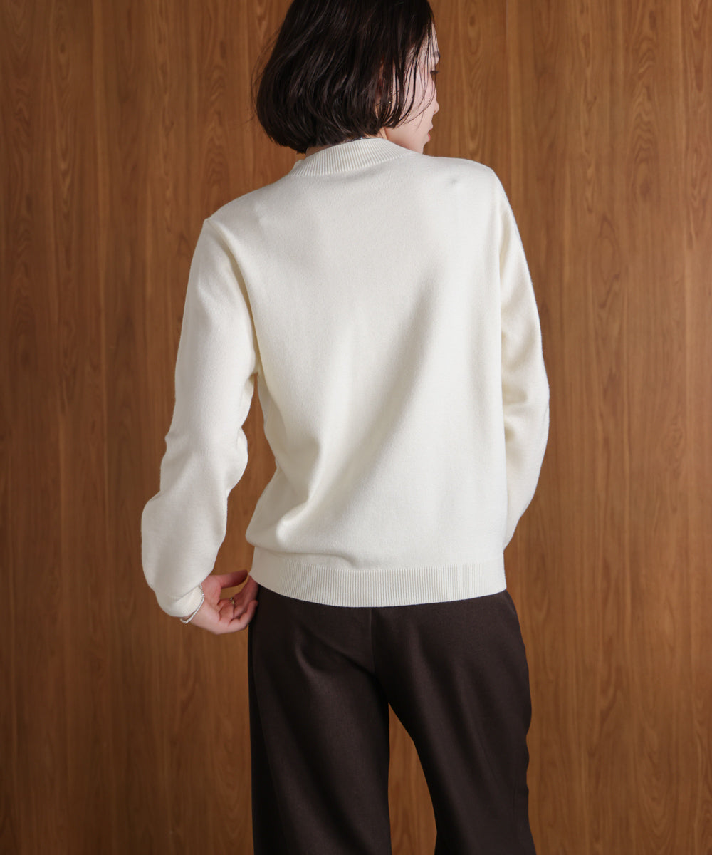 刺しゅうロゴニットプルオーバー