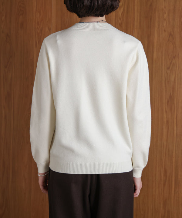 刺しゅうロゴニットプルオーバー