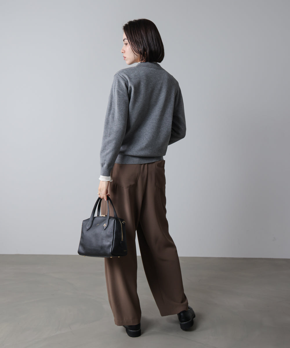 刺しゅうロゴニットプルオーバー