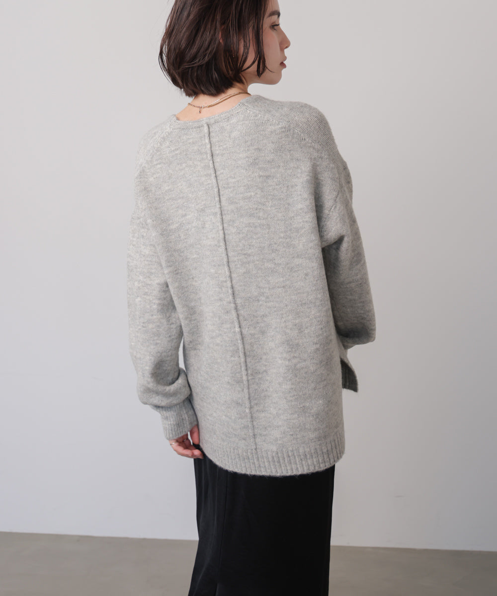 ヤクライクVネックニットプルオーバー