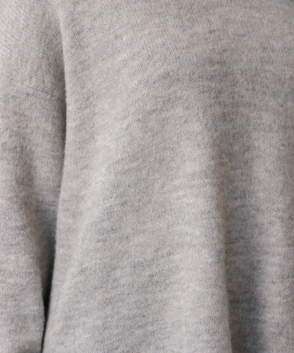 ヤクライクＶネックニットプルオーバー