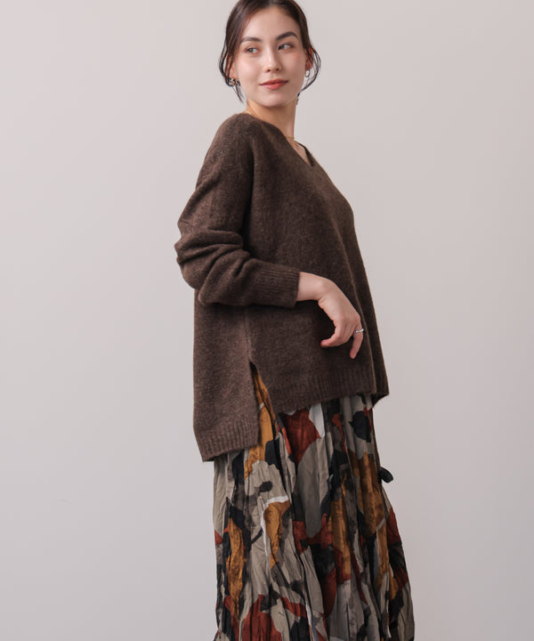 ヤクライクＶネックニットプルオーバー