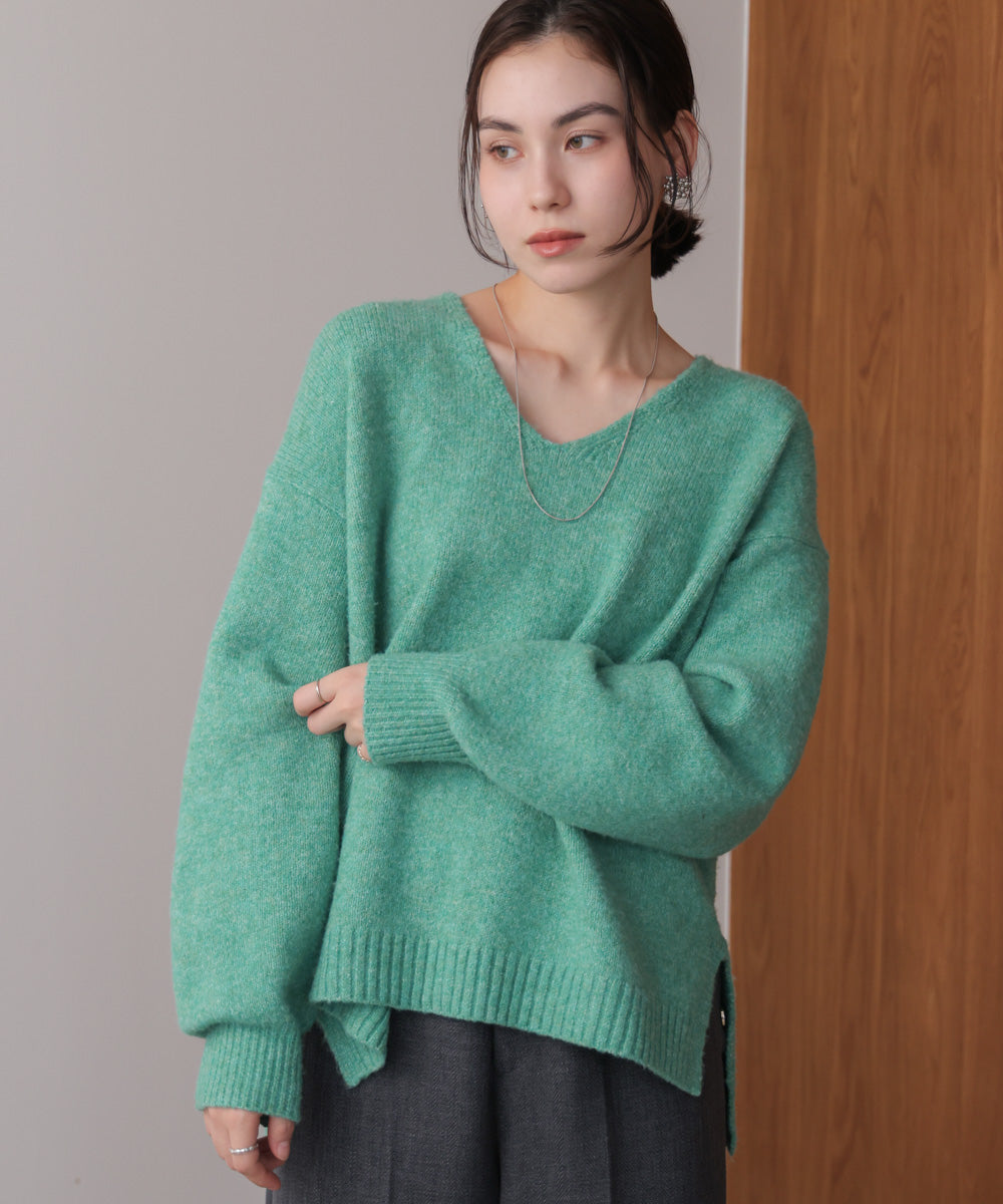 新品ライトグリーン Vネック バルーンスリーブセーター ヤクライクVネックニットプルオーバー