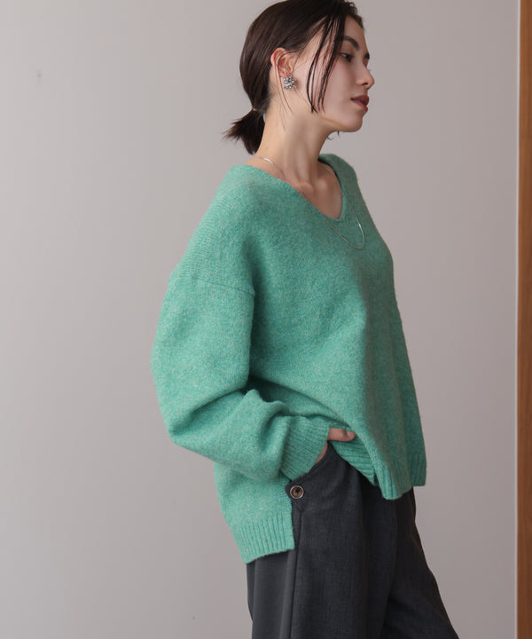 ヤクライクＶネックニットプルオーバー