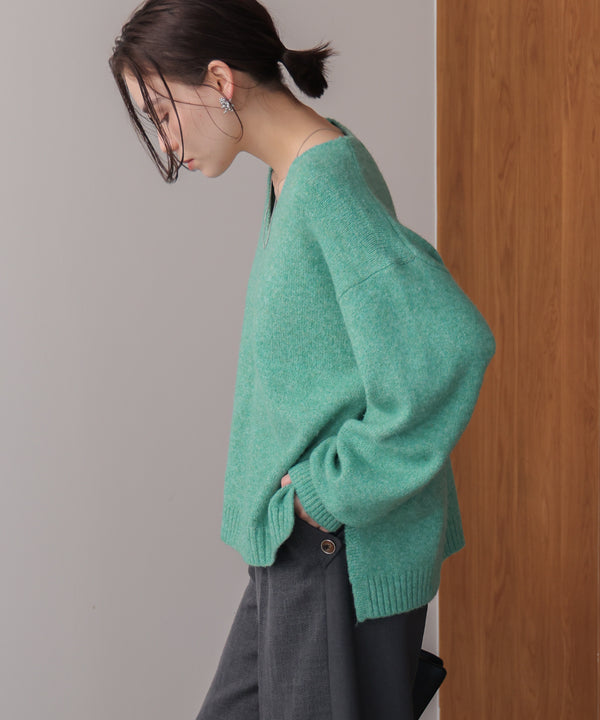 ヤクライクＶネックニットプルオーバー