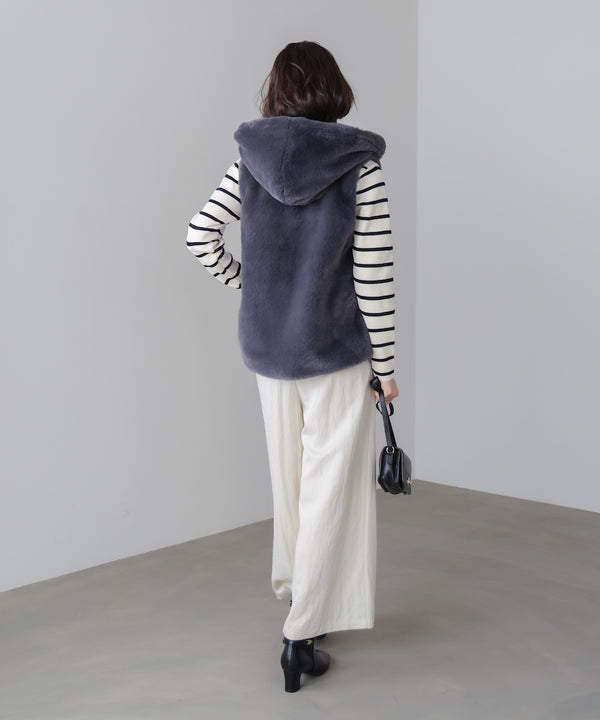 フェイクシープフード付ファーベスト［11/13発送予定］