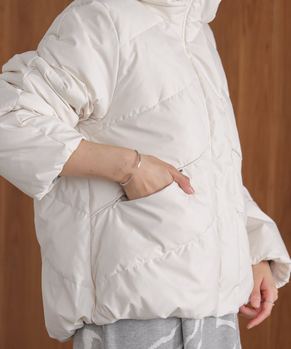 ストレッチカシュネックピュアダウン