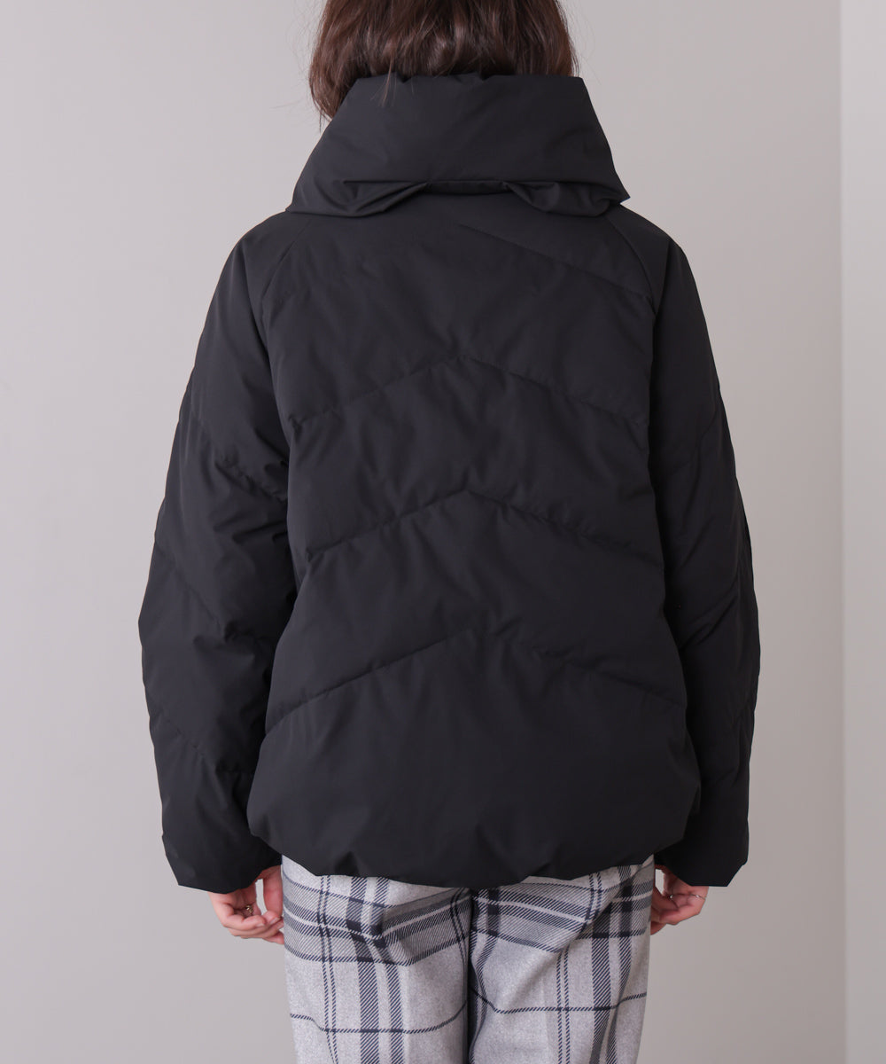 ストレッチカシュネックピュアダウン