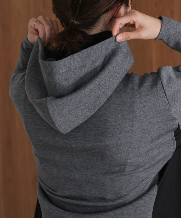 パウンドストレッチサイド異素材パーカー