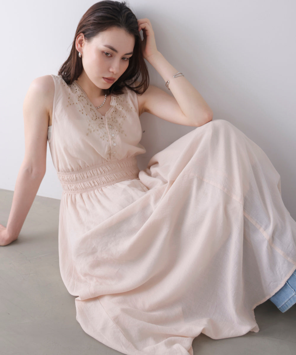 スカラップ刺繍ウエストギャザーワンピース