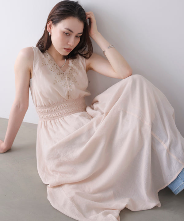 スカラップ刺繍ウエストギャザーワンピース