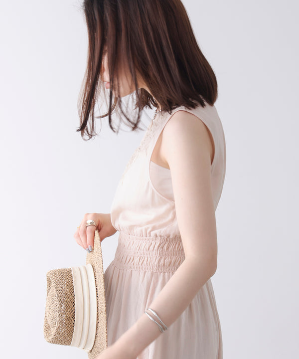 スカラップ刺繍ウエストギャザーワンピース