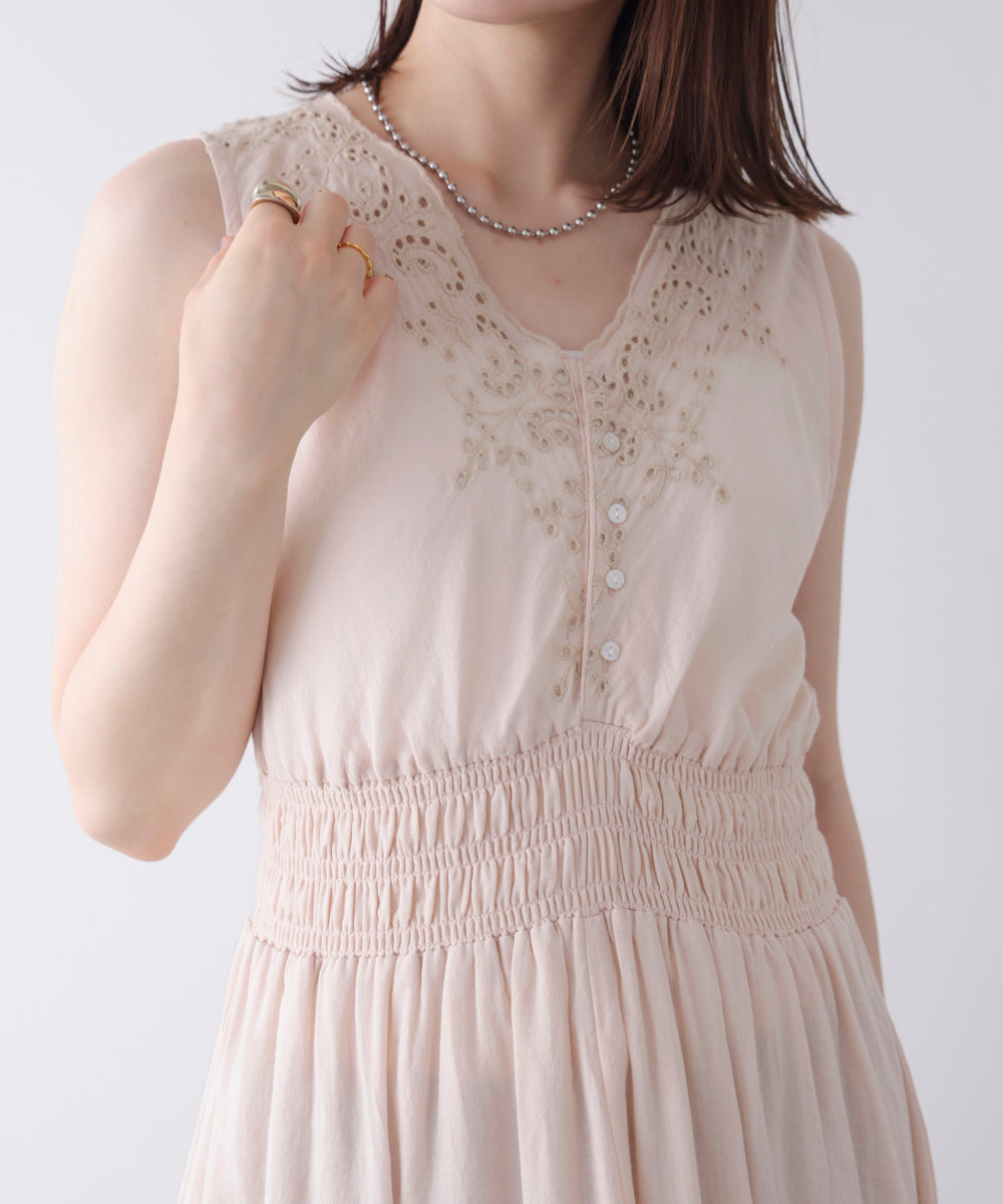 スカラップ刺繍ウエストギャザーワンピース