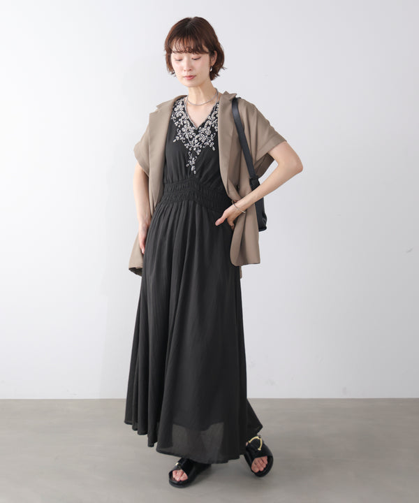 スカラップ刺繍ウエストギャザーワンピース