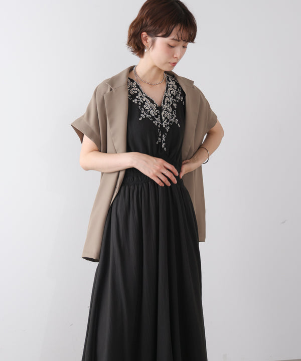 スカラップ刺繍ウエストギャザーワンピース