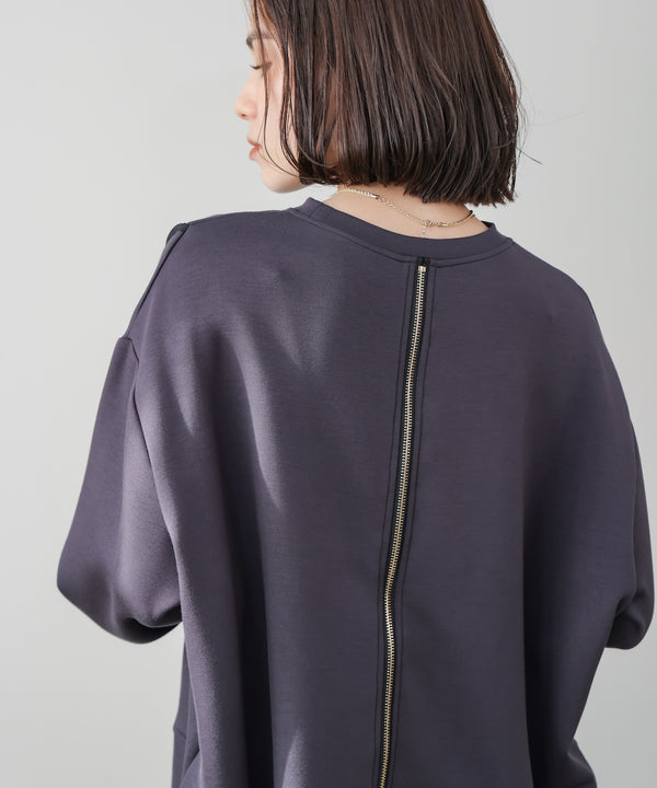 パウンドストレッチバックＺｉｐプルオーバー［2/6発送予定］