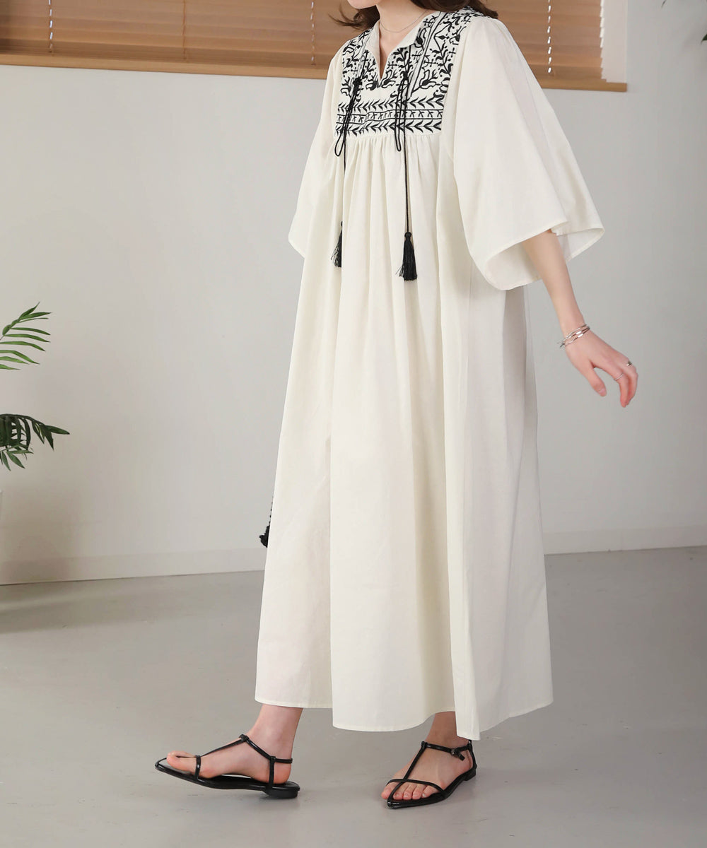 Bab フロント刺繍タッセルワンピース