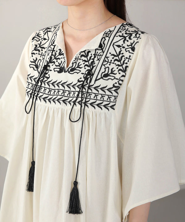 Bab フロント刺繍タッセルワンピース