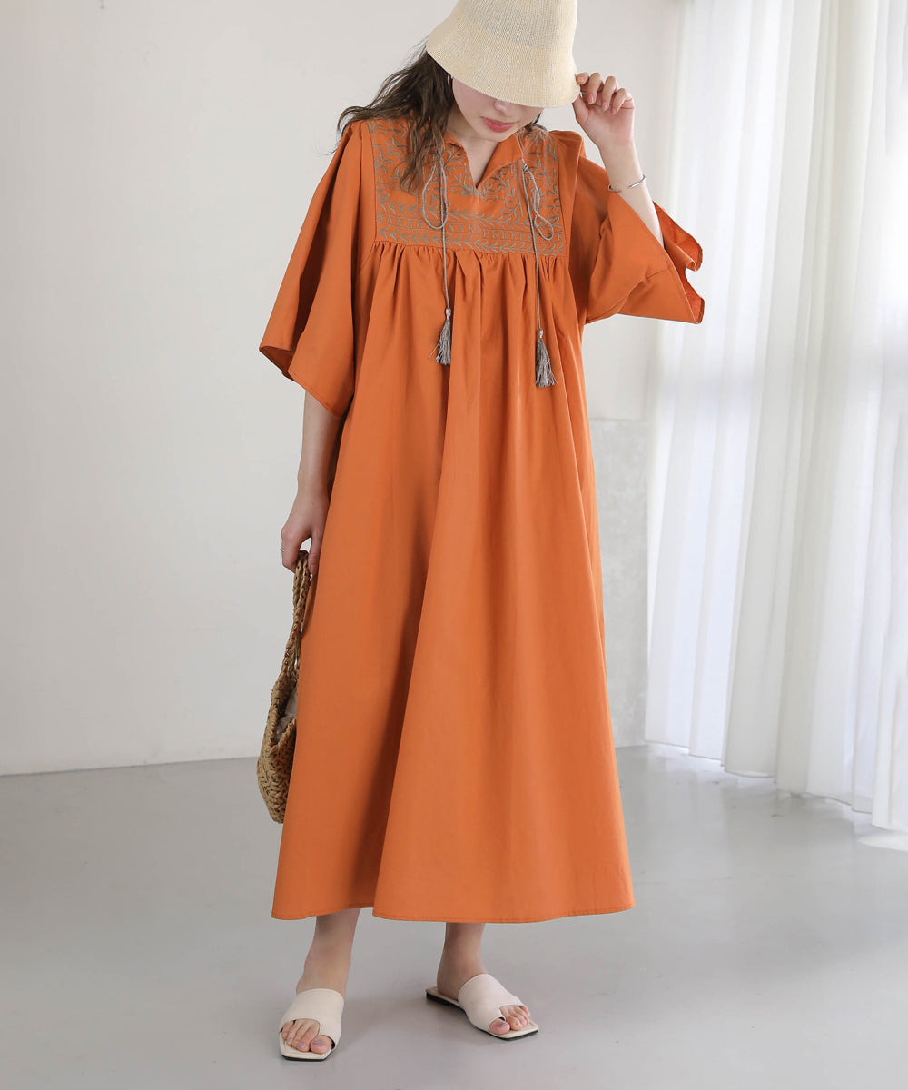 Bab フロント刺繍タッセルワンピース