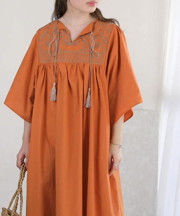 Bab フロント刺繍タッセルワンピース