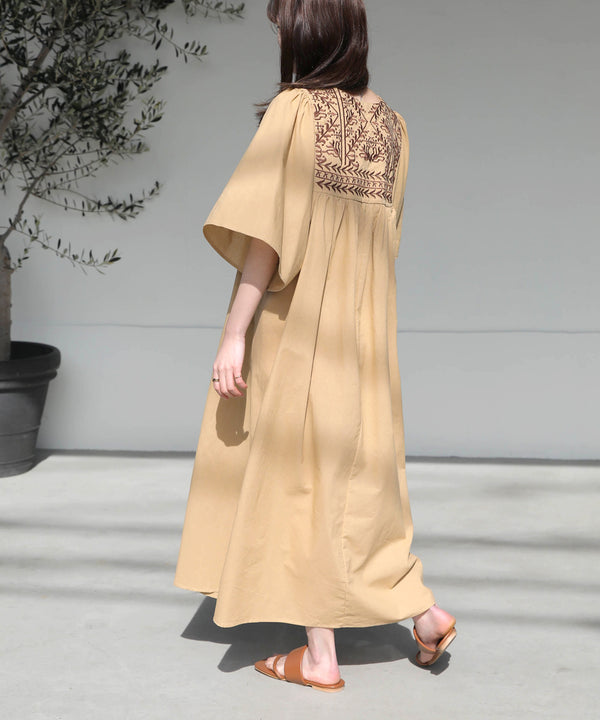 Bab フロント刺繍タッセルワンピース