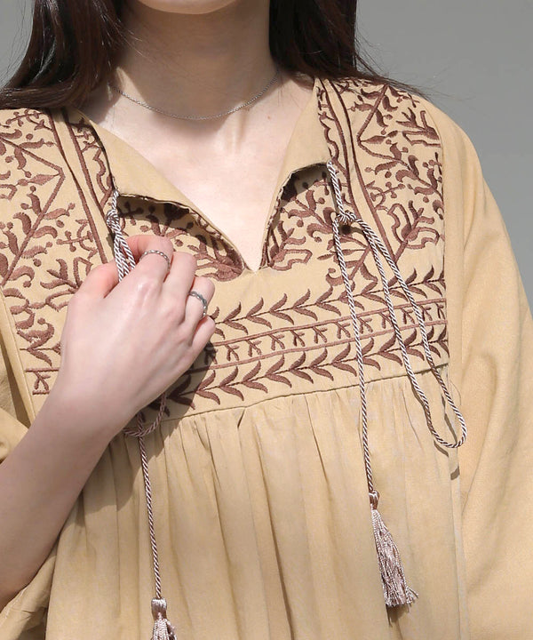 Bab フロント刺繍タッセルワンピース