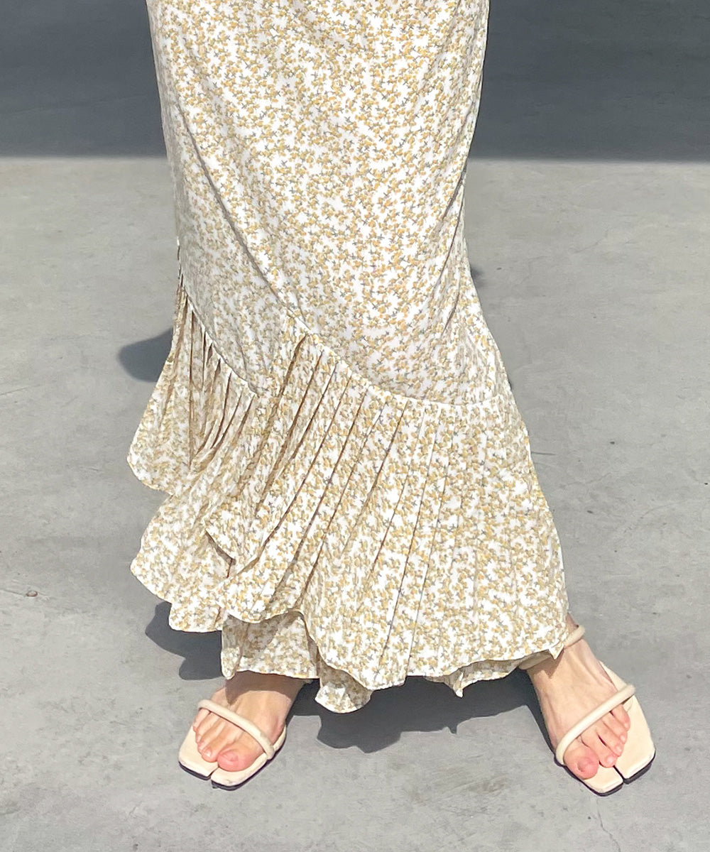 裾アシメプリーツワンピース