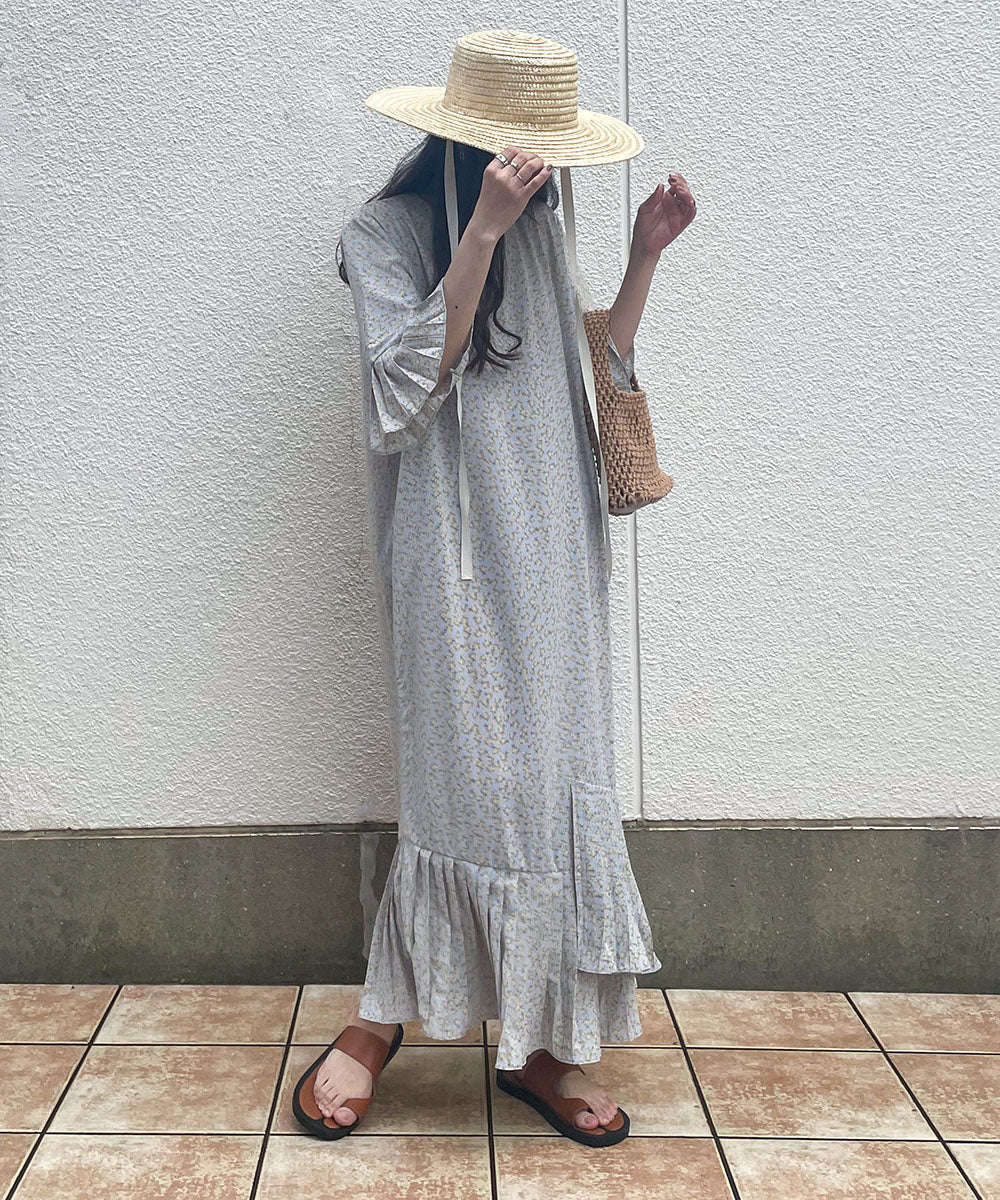 裾アシメプリーツワンピース