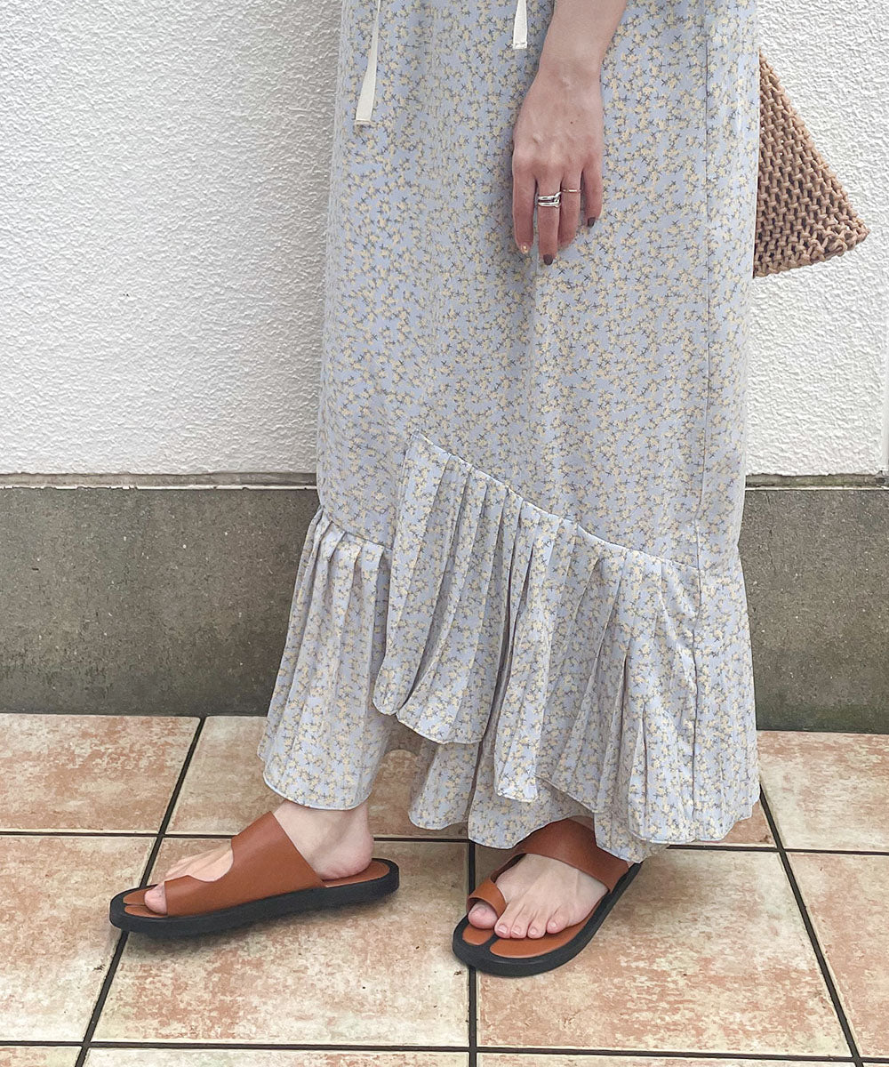 裾アシメプリーツワンピース